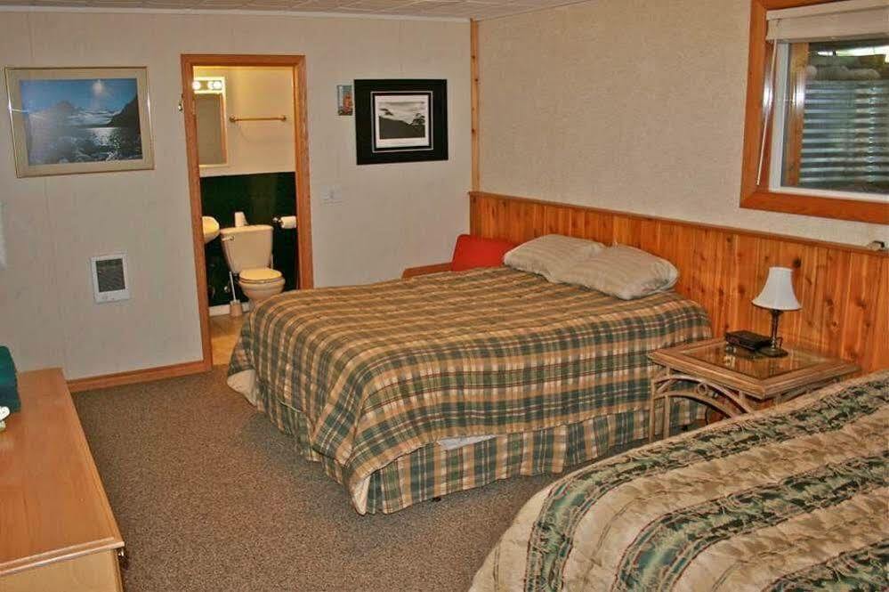 Heavens Edge Mountain Lodge Valemount Exterior photo